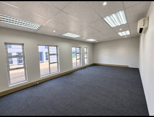 546M² BUSINESS TO LET IN VAALPARK